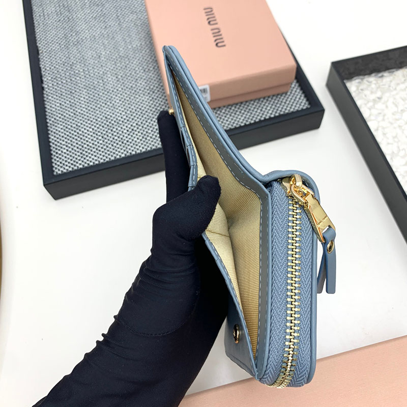 最高級MiuMiuスーパーコピー ミュウミュウ財布コピー マテラッセレザー 財布 ライトブルー 5ML522_2FPP_F0637 ミニ財布 人気 - 画像 (2)