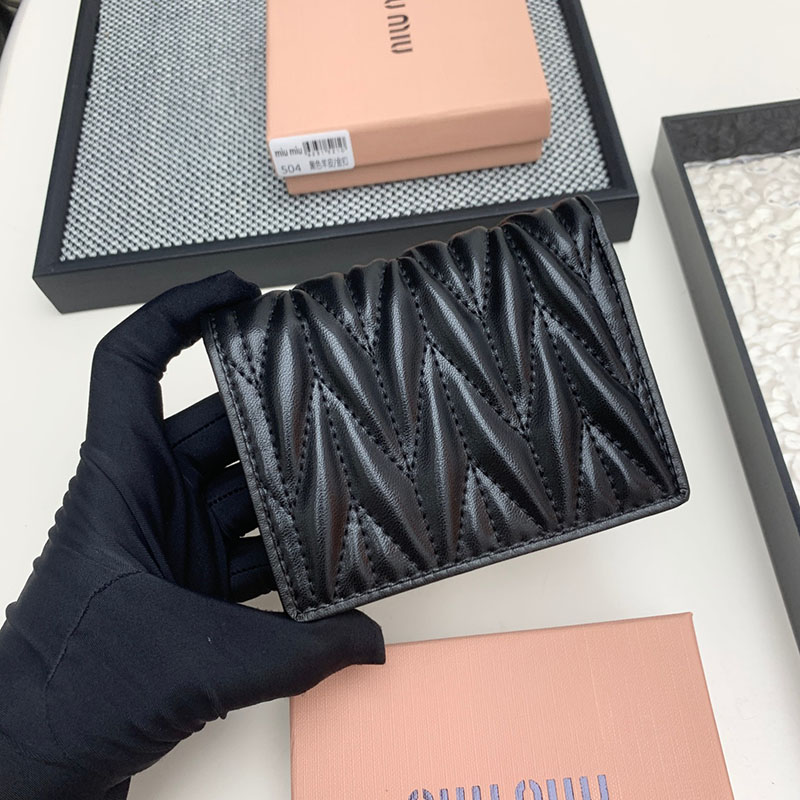 最高級MiuMiuスーパーコピー ミュウミュウ財布コピー マテラッセレザー 折り財布 ブラック 5MV204_2FPP_F0002 二つ折り財布 人気 - 画像 (7)