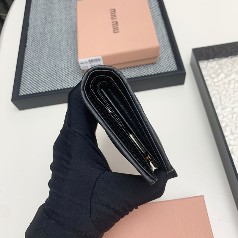 最高級MiuMiuスーパーコピー ミュウミュウ財布コピー マテラッセレザー 折り財布 ブラック 5MV204_2FPP_F0002 二つ折り財布 人気 - 画像 (6)