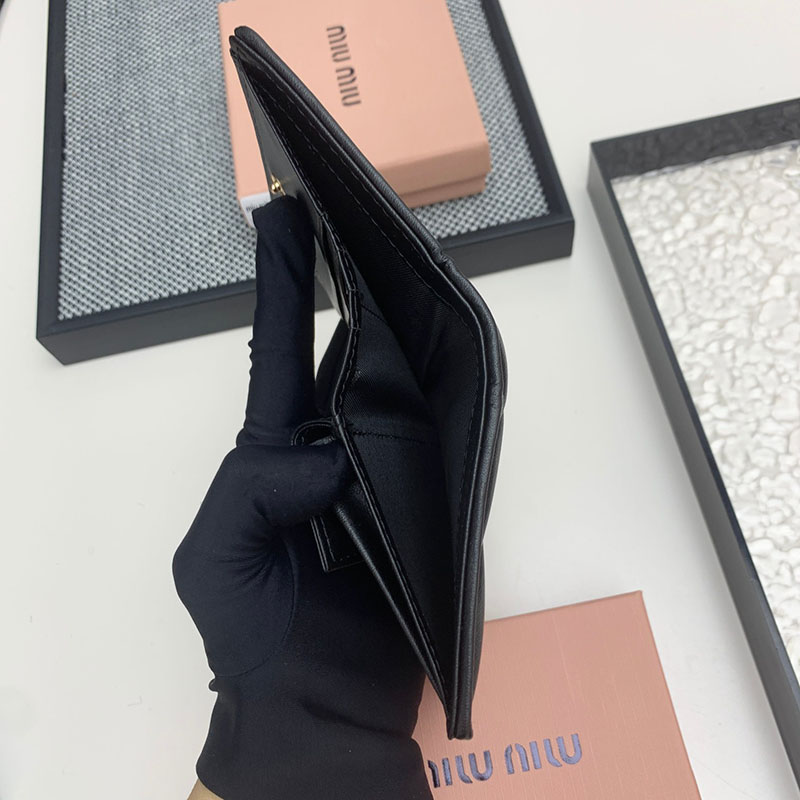 最高級MiuMiuスーパーコピー ミュウミュウ財布コピー マテラッセレザー 折り財布 ブラック 5MV204_2FPP_F0002 二つ折り財布 人気 - 画像 (4)