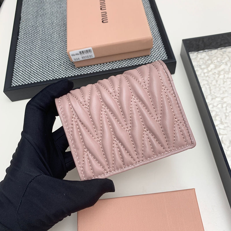 最高級MiuMiuスーパーコピー ミュウミュウ財布コピー マテラッセレザー 折り財布 ピンク 5MV204_2FPP_F0E18 二つ折り財布 人気 - 画像 (7)