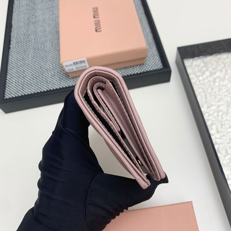 最高級MiuMiuスーパーコピー ミュウミュウ財布コピー マテラッセレザー 折り財布 ピンク 5MV204_2FPP_F0E18 二つ折り財布 人気 - 画像 (6)