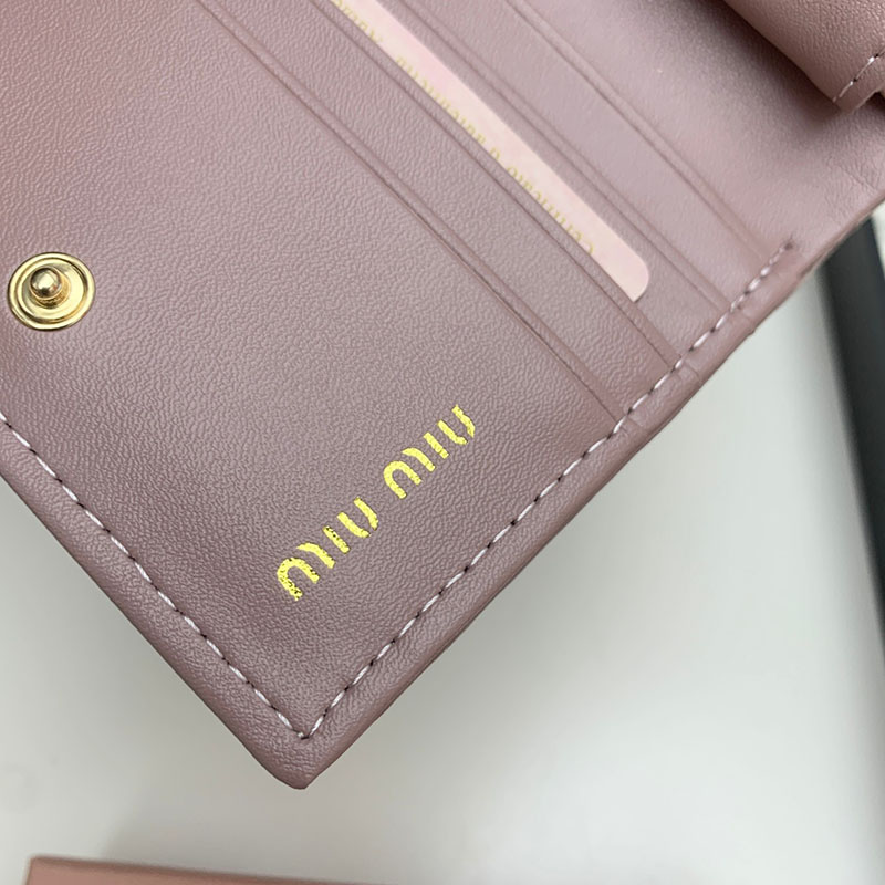 最高級MiuMiuスーパーコピー ミュウミュウ財布コピー マテラッセレザー 折り財布 ピンク 5MV204_2FPP_F0E18 二つ折り財布 人気 - 画像 (2)