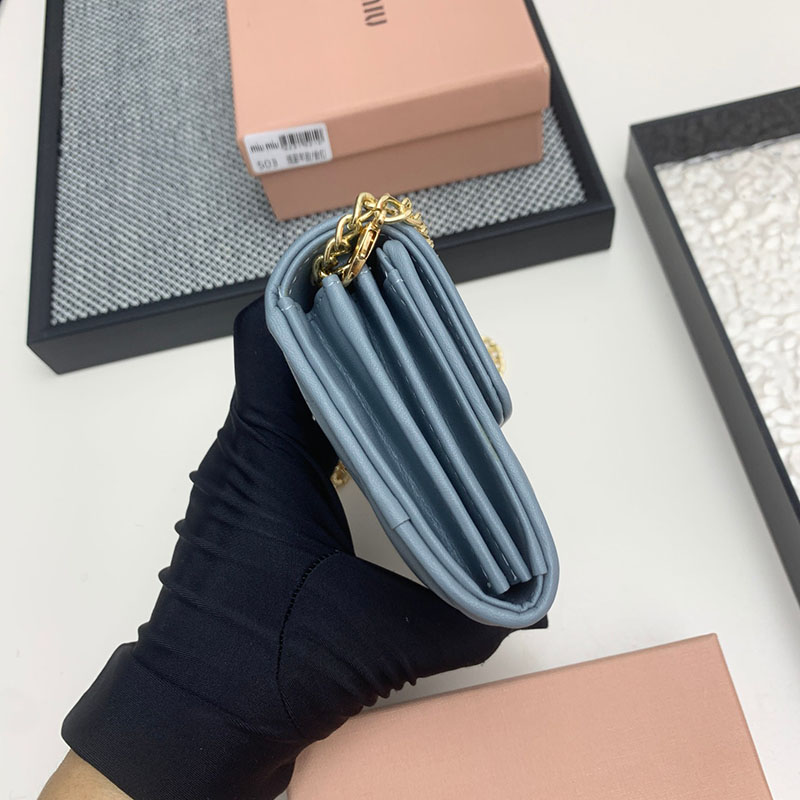 最高級MiuMiuスーパーコピー ミュウミュウ財布コピー ウォレットバッグ チェーン ショルダー財布 ライトブルー 5MT013_N88_F0637 レディース 人気 - 画像 (6)