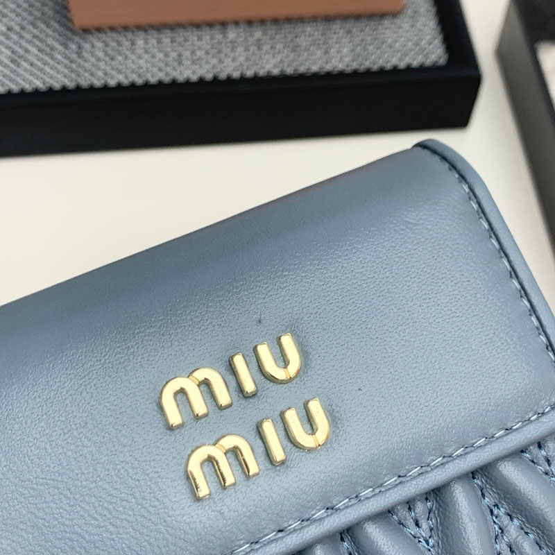 最高級MiuMiuスーパーコピー ミュウミュウ財布コピー ウォレットバッグ チェーン ショルダー財布 ライトブルー 5MT013_N88_F0637 レディース 人気 - 画像 (5)