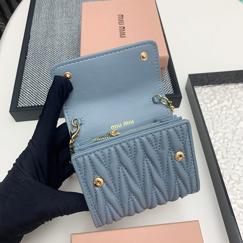 最高級MiuMiuスーパーコピー ミュウミュウ財布コピー ウォレットバッグ チェーン ショルダー財布 ライトブルー 5MT013_N88_F0637 レディース 人気 - 画像 (4)