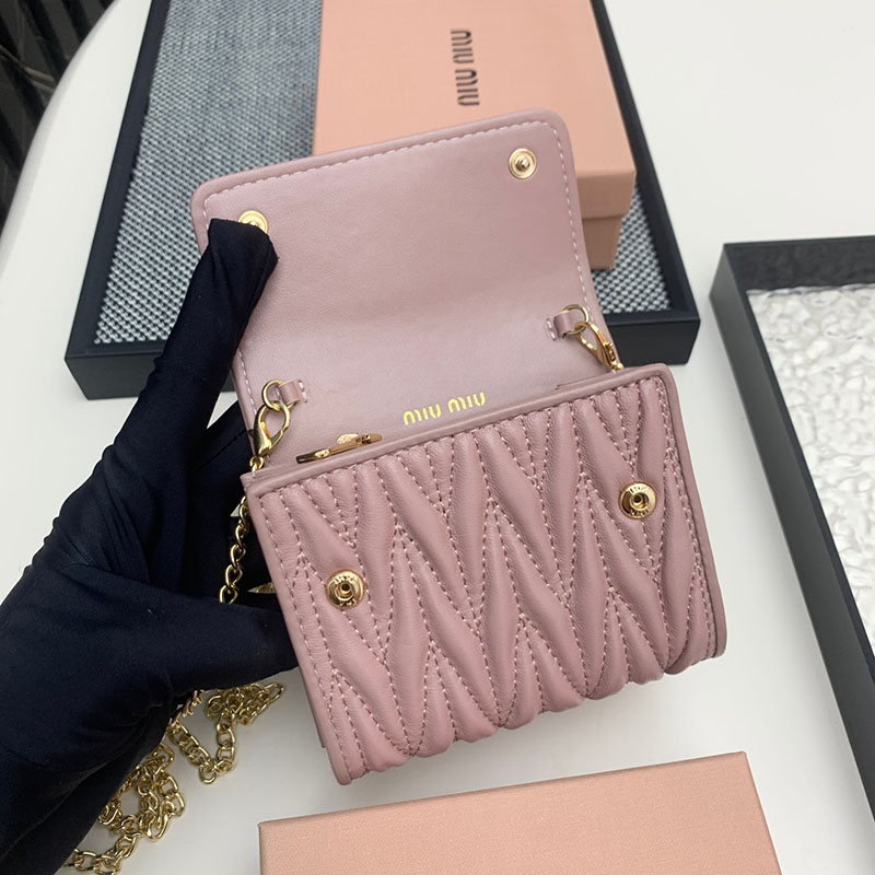最高級MiuMiuスーパーコピー ミュウミュウ財布コピー ウォレットバッグ チェーン ショルダー財布 ピンク 5MT013_N88_F0E18 レディース 人気 - 画像 (5)