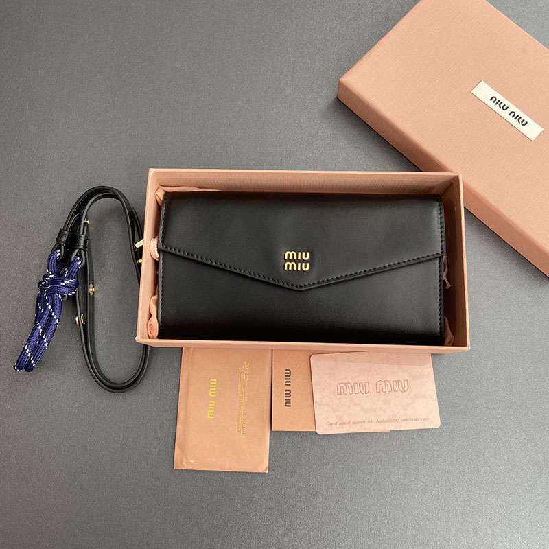 最高級MiuMiuスーパーコピー ミュウミュウ財布コピー ショルダーストラップ付 レザー 財布 ブラック/ネイビー 5MT025_2CRT_F0G52 レディース - 画像 (2)