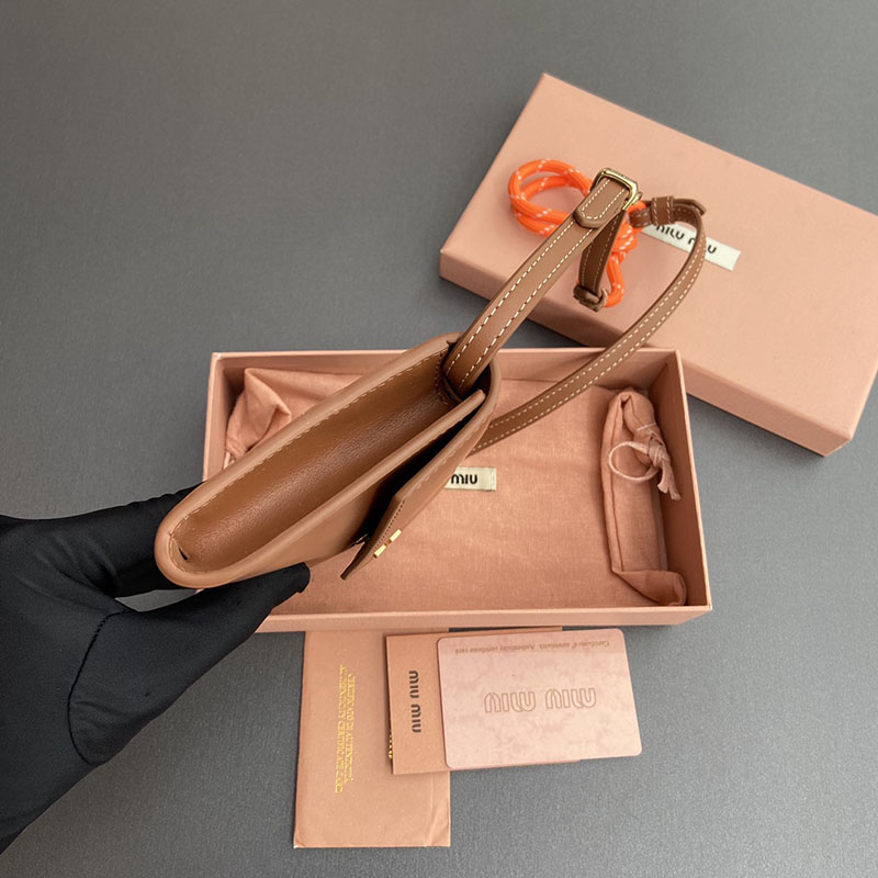 最高級MiuMiuスーパーコピー ミュウミュウ財布コピー ショルダーストラップ付 レザー 財布 オレンジ/ブラウン 5MT025_2CRT_F0316 レディース - 画像 (7)