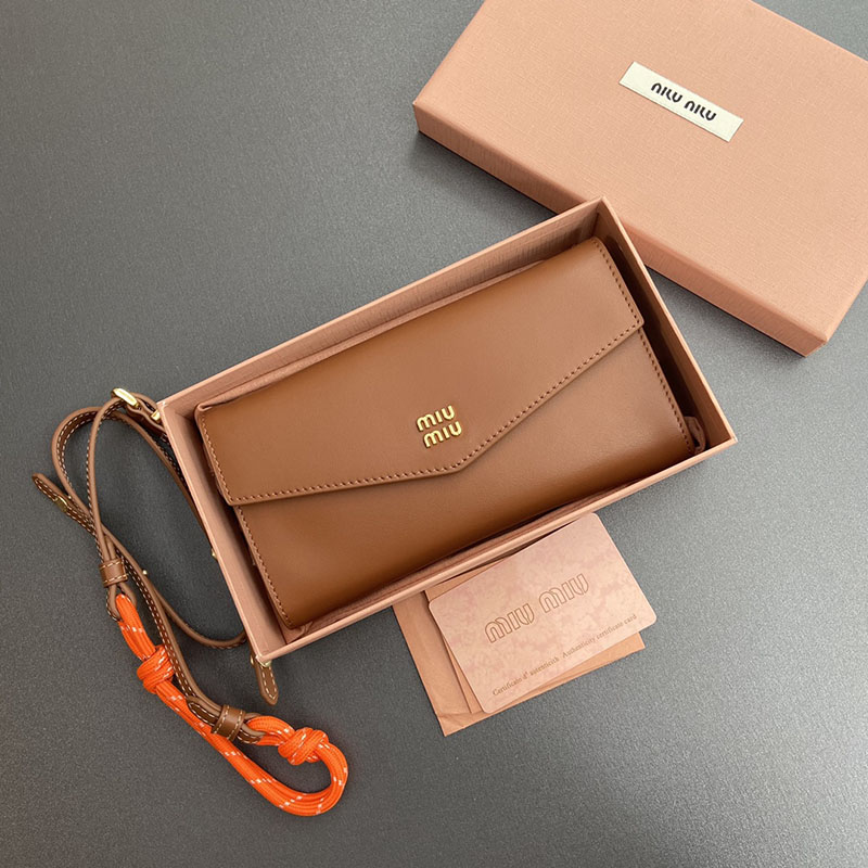 最高級MiuMiuスーパーコピー ミュウミュウ財布コピー ショルダーストラップ付 レザー 財布 オレンジ/ブラウン 5MT025_2CRT_F0316 レディース - 画像 (2)