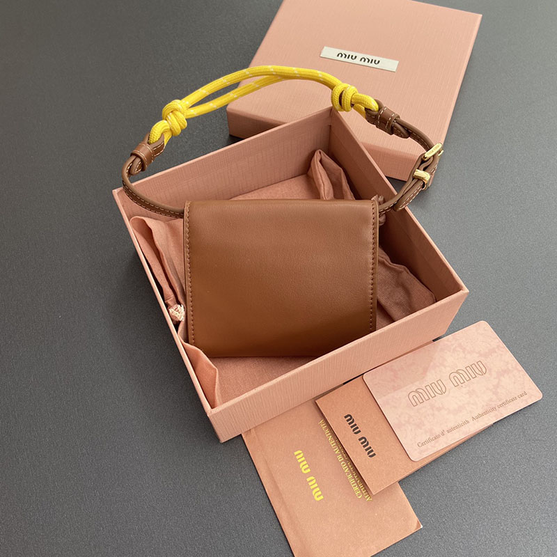 最高級MiuMiuスーパーコピー ミュウミュウ財布コピー ショルダー財布 ブラウン/イエロー 5MT024_ACRT_F0316 レディース - 画像 (9)