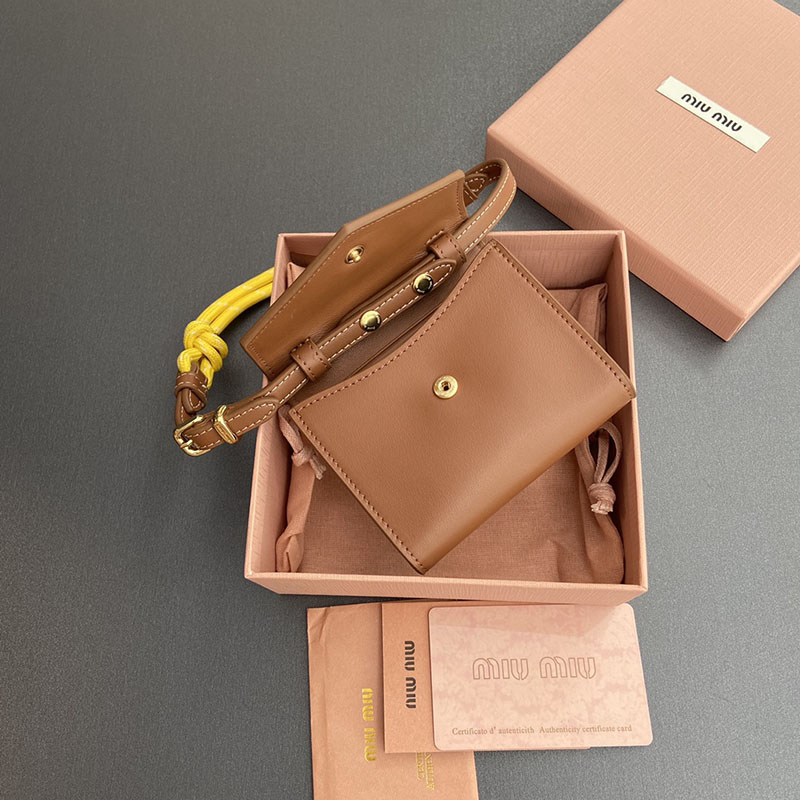 最高級MiuMiuスーパーコピー ミュウミュウ財布コピー ショルダー財布 ブラウン/イエロー 5MT024_ACRT_F0316 レディース - 画像 (4)
