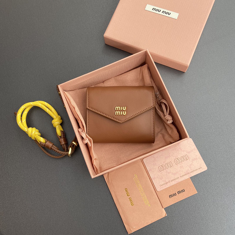 最高級MiuMiuスーパーコピー ミュウミュウ財布コピー ショルダー財布 ブラウン/イエロー 5MT024_ACRT_F0316 レディース - 画像 (2)