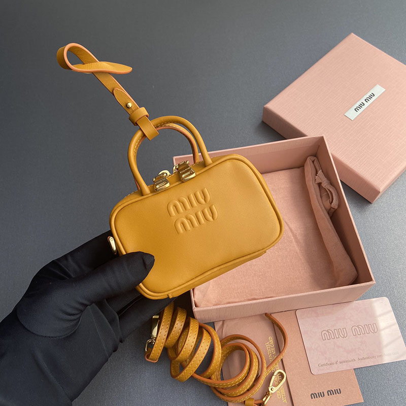 最高級MiuMiuスーパーコピー ミュウミュウバッグコピー レザー マイクロバッグ オレンジ 5NR036_2F8W_F0049 レザー ゴールド金具 - 画像 (5)
