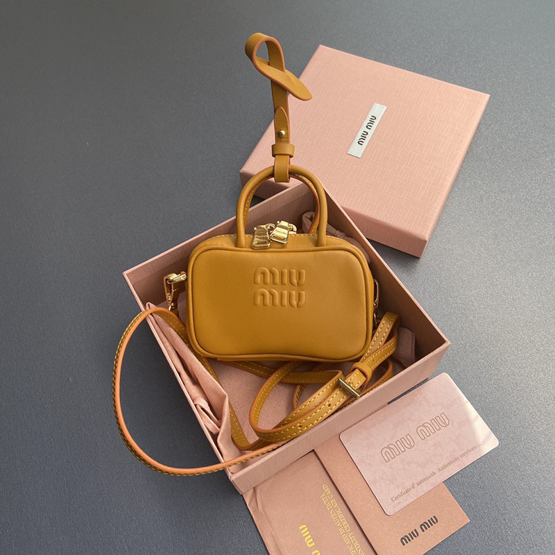 最高級MiuMiuスーパーコピー ミュウミュウバッグコピー レザー マイクロバッグ オレンジ 5NR036_2F8W_F0049 レザー ゴールド金具 - 画像 (3)