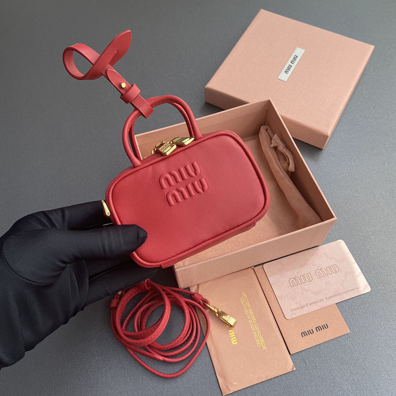 最高級MiuMiuスーパーコピー ミュウミュウバッグコピー レザー マイクロバッグ レッド 5NR036_2F8W_F0011 レザー ゴールド金具 - 画像 (5)