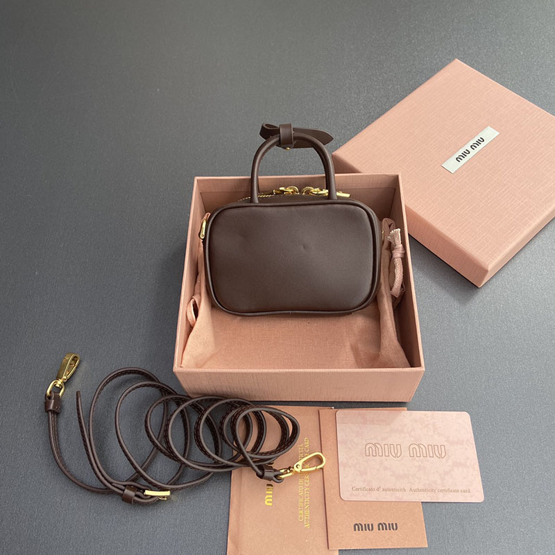 最高級MiuMiuスーパーコピー ミュウミュウバッグコピー レザー マイクロバッグ ブラウン 5NR036_2F8W_F0NBL レザー ゴールド金具 - 画像 (9)