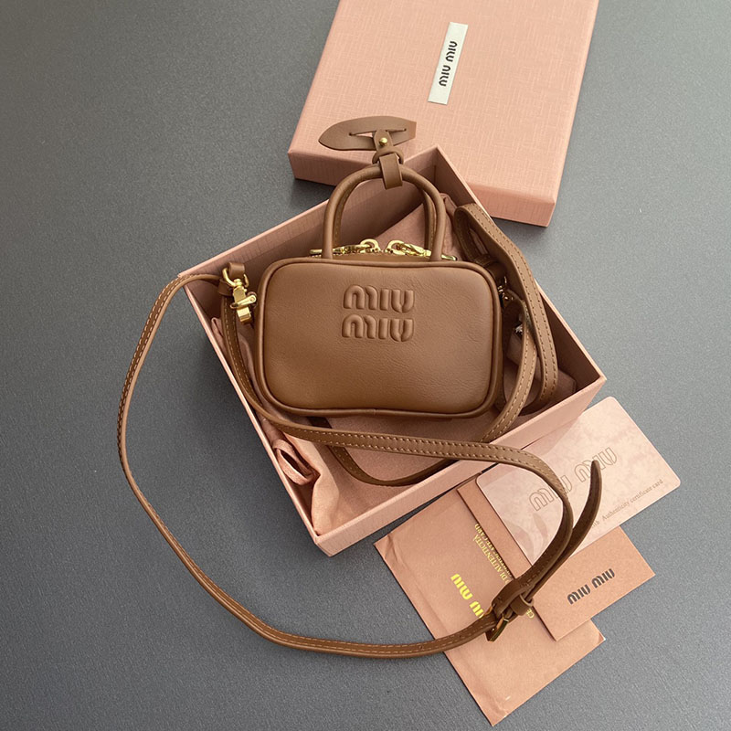 最高級MiuMiuスーパーコピー ミュウミュウバッグコピー レザー マイクロバッグ コニャック 5NR036_2F8W_F0046 レザー ゴールド金具 - 画像 (3)