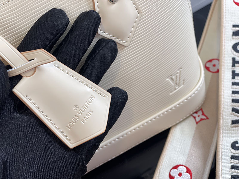 ルイヴィトン ショルダーバッグ 新作 アルマ BB クオーツ M58706 エピ・レザー シルバー金具 - 画像 (3)