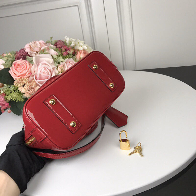 ルイヴィトン ショルダーバッグ 新作 アルマBB ポムダムール M91606 モノグラム・ヴェルニ ゴールド金具 - 画像 (4)