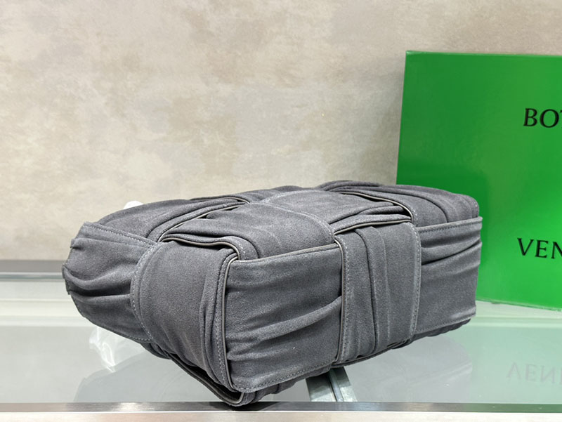 N品 Bottega Veneta ボッテガ・ヴェネタ ミニ アルコ トートバッグ 2024新作 グレー 729043VCQC21556 カーフスキン シルバー金具 激安優良店 - 画像 (6)