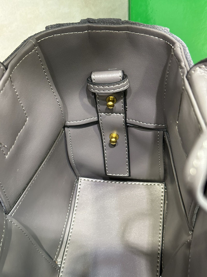 N品 Bottega Veneta ボッテガ・ヴェネタ ミニ アルコ トートバッグ 2024新作 グレー 729043VCQC21556 カーフスキン シルバー金具 激安優良店 - 画像 (4)