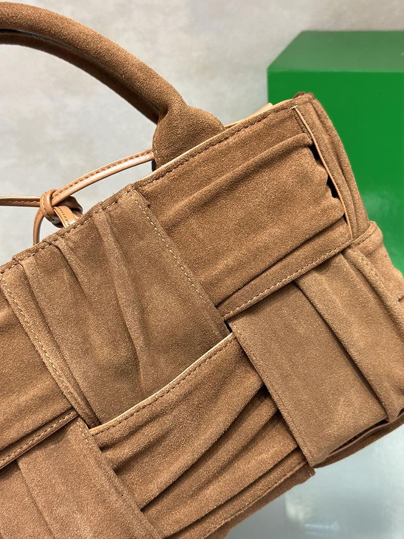 N品 Bottega Veneta ボッテガ・ヴェネタ ミニ アルコ トートバッグ 2024新作 キャラメル 729043VCQC29830 カーフスキン シルバー金具 激安優良店 - 画像 (7)