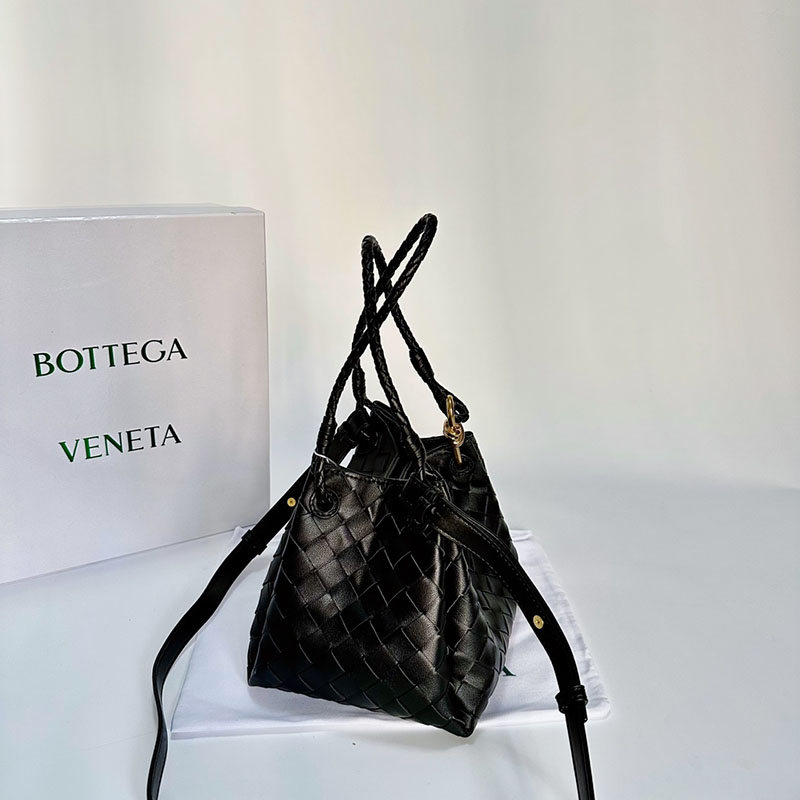 N品 Bottega Veneta ボッテガ・ヴェネタ スモール パラシュート ブラック 796569VCPPT1019 ラムスキン ゴールド金具 激安優良店 - 画像 (6)