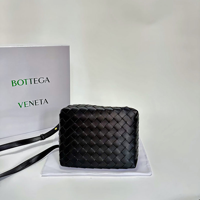 N品 Bottega Veneta ボッテガ・ヴェネタ スモール パラシュート ブラック 796569VCPPT1019 ラムスキン ゴールド金具 激安優良店 - 画像 (5)