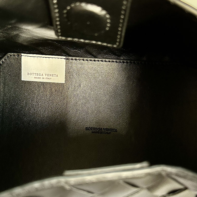 N品 Bottega Veneta ボッテガ・ヴェネタ スモール パラシュート ブラック 796569VCPPT1019 ラムスキン ゴールド金具 激安優良店 - 画像 (2)