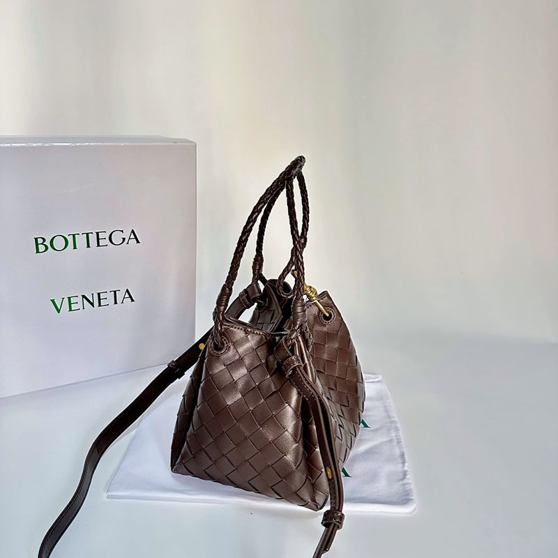 N品 Bottega Veneta ボッテガ・ヴェネタ スモール パラシュート フォンデンテ 796569VCPPT2190 ラムスキン ゴールド金具 激安優良店 - 画像 (6)