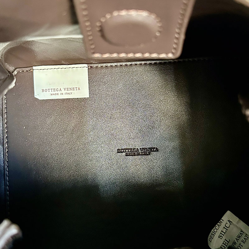 N品 Bottega Veneta ボッテガ・ヴェネタ スモール パラシュート フォンデンテ 796569VCPPT2190 ラムスキン ゴールド金具 激安優良店 - 画像 (2)