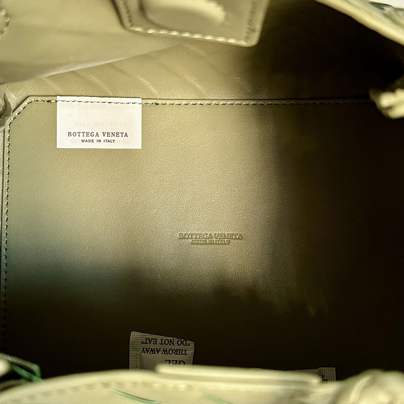 N品 Bottega Veneta ボッテガ・ヴェネタ スモール パラシュート トラバーチン 796569VCPPT2916 ラムスキン ゴールド金具 激安優良店 - 画像 (2)
