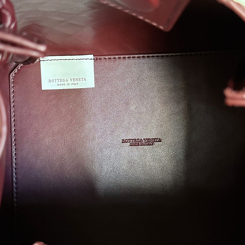 N品 Bottega Veneta ボッテガ・ヴェネタ スモール パラシュート バローロ 796569VCPPT2250 ラムスキン ゴールド金具 激安優良店 - 画像 (2)