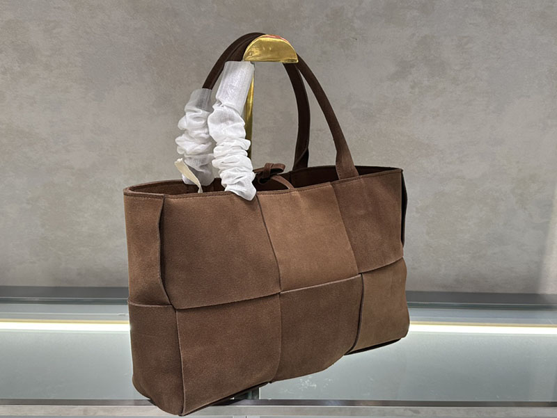 N品 Bottega Veneta ボッテガ・ヴェネタ ミディアム アルコ トートバッグ キャラメル 966975VCP119830 カーフスキンスキン ゴールド金具 激安優良店 - 画像 (5)