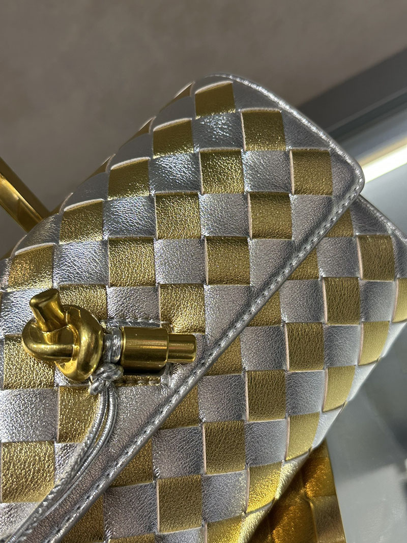 N品 Bottega Veneta ボッテガ・ヴェネタ Andiamo ショルダーバッグ ゴールドxシルバー 9905B1VCPP38888 ラムスキン、カーフ ゴールド金具 激安優良店 - 画像 (6)