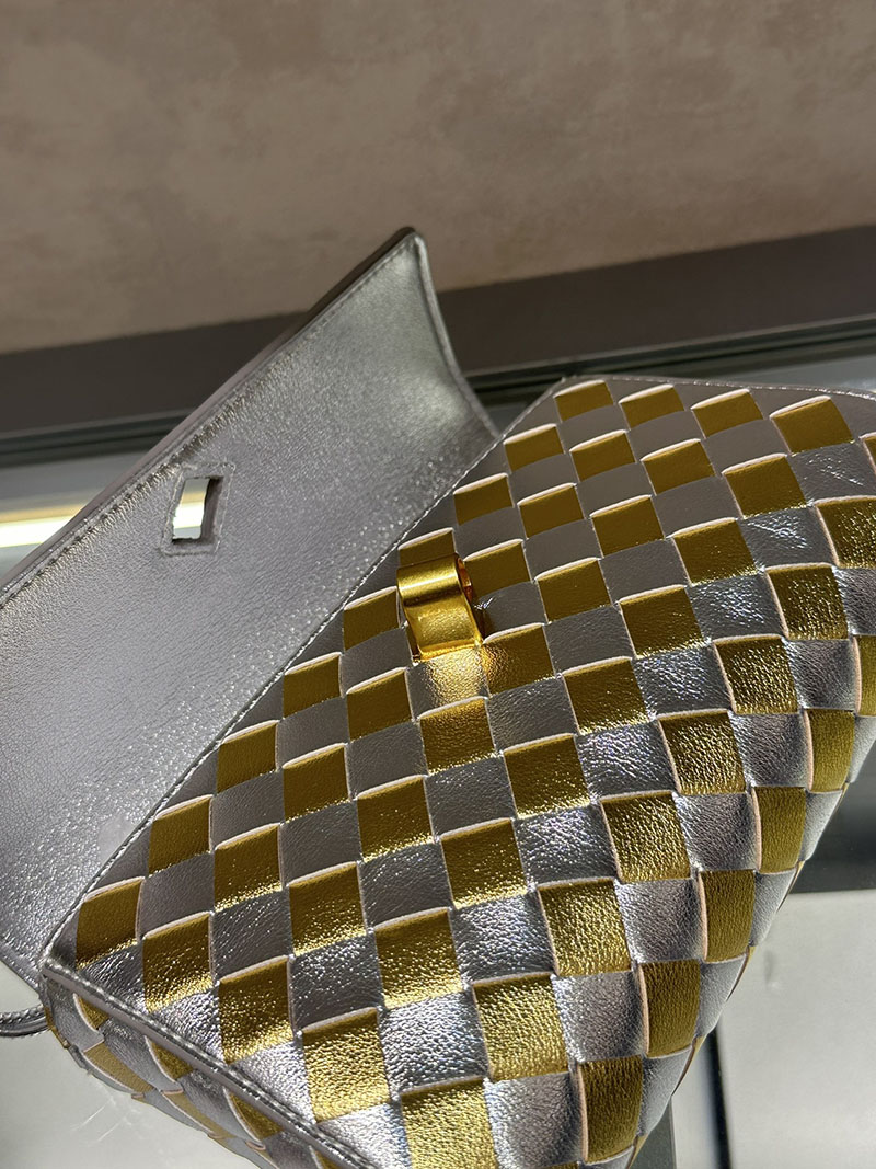 N品 Bottega Veneta ボッテガ・ヴェネタ Andiamo ショルダーバッグ ゴールドxシルバー 9905B1VCPP38888 ラムスキン、カーフ ゴールド金具 激安優良店 - 画像 (4)