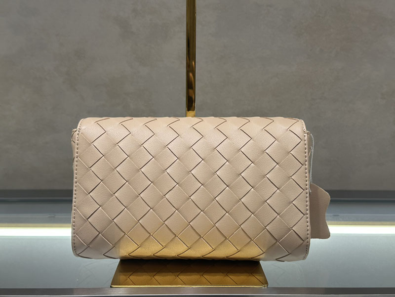 N品 Bottega Veneta ボッテガ・ヴェネタ Andiamo ショルダーバッグ ポリッジ 9905B1VCPP39776 ラムスキン、カーフ ゴールド金具 激安優良店 - 画像 (6)