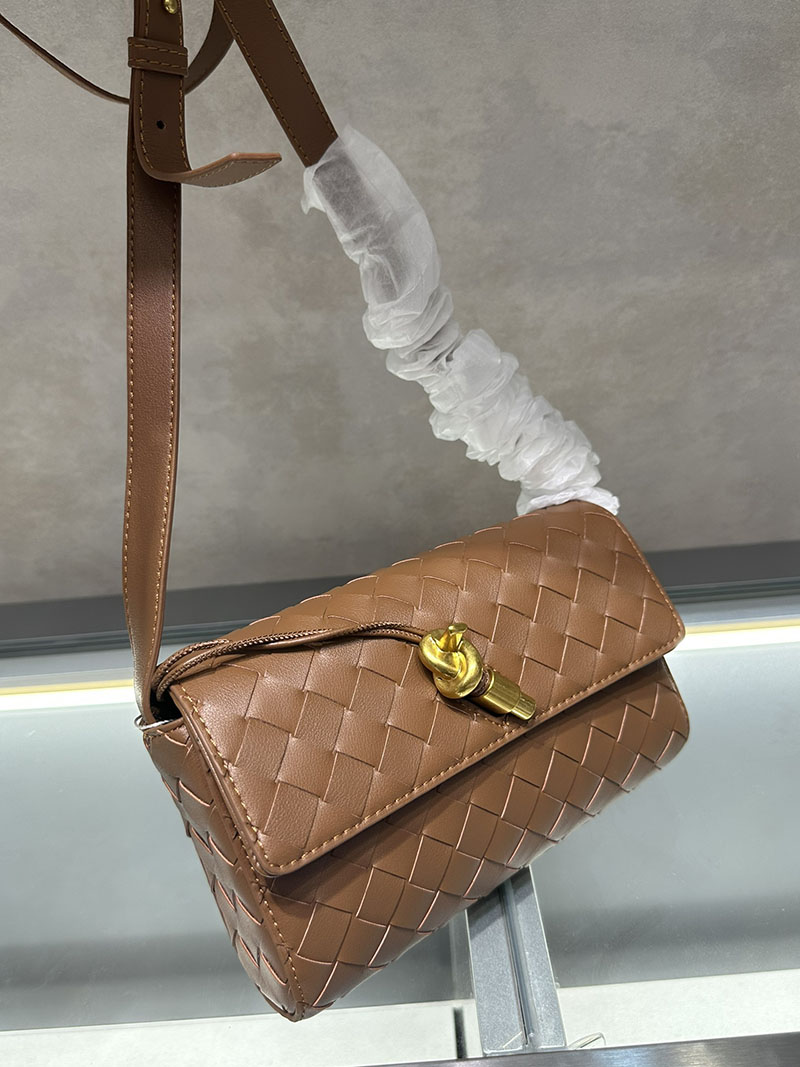 N品 Bottega Veneta ボッテガ・ヴェネタ Andiamo ショルダーバッグ キャラメル 9905B1VCPP39830 ラムスキン、カーフ ゴールド金具 激安優良店 - 画像 (8)