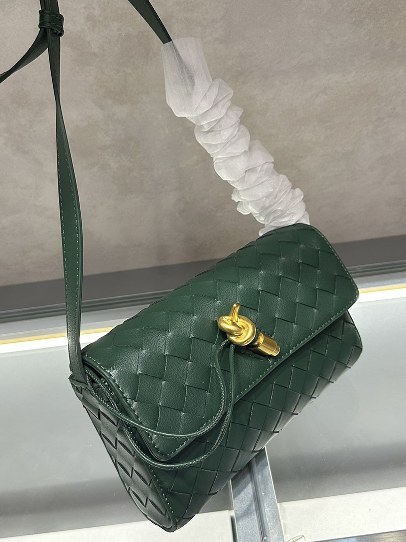 N品 Bottega Veneta ボッテガ・ヴェネタ Andiamo ショルダーバッグ エメラルド グリーン 9905B1VCPP33049 ラムスキン、カーフ ゴールド金具 激安優良店 - 画像 (8)