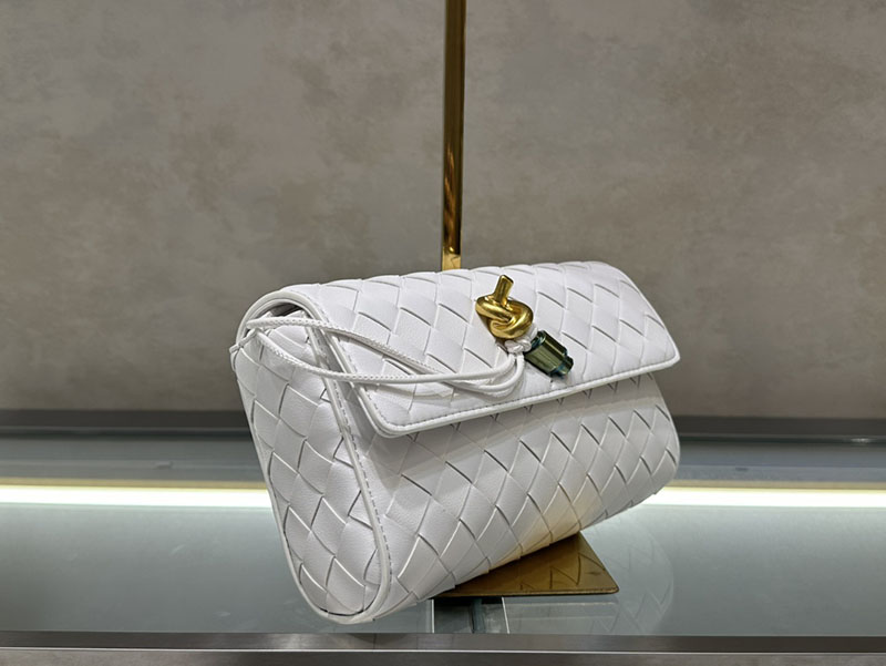 N品 Bottega Veneta ボッテガ・ヴェネタ Andiamo ショルダーバッグ ホワイト 9905B1VCPP39009 ラムスキン、カーフ ゴールド金具 激安優良店 - 画像 (8)