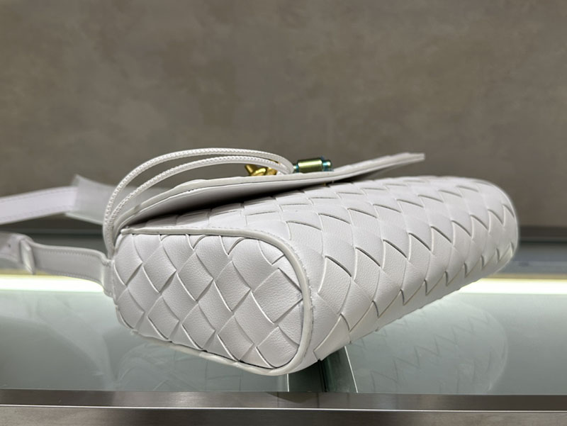 N品 Bottega Veneta ボッテガ・ヴェネタ Andiamo ショルダーバッグ ホワイト 9905B1VCPP39009 ラムスキン、カーフ ゴールド金具 激安優良店 - 画像 (3)