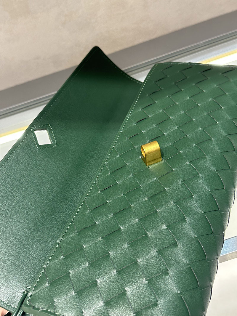 N品 Bottega Veneta ボッテガ・ヴェネタ アンディアーモ クラッチバッグ エメラルド グリーン 741511VCPP33050 ラムスキン、カーフ ゴールド金具 激安優良店 - 画像 (3)