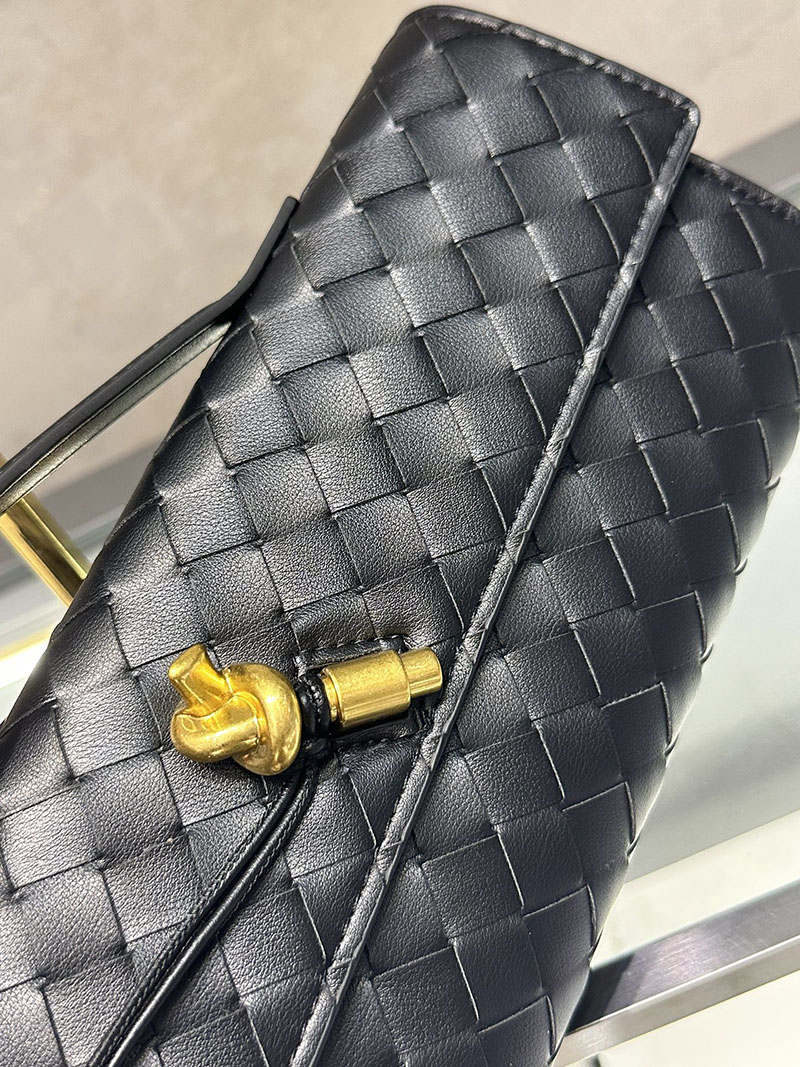 N品 Bottega Veneta ボッテガ・ヴェネタ アンディアーモ クラッチバッグ ブラック 741511VCPP31019 ラムスキン、カーフ ゴールド金具 激安優良店 - 画像 (3)