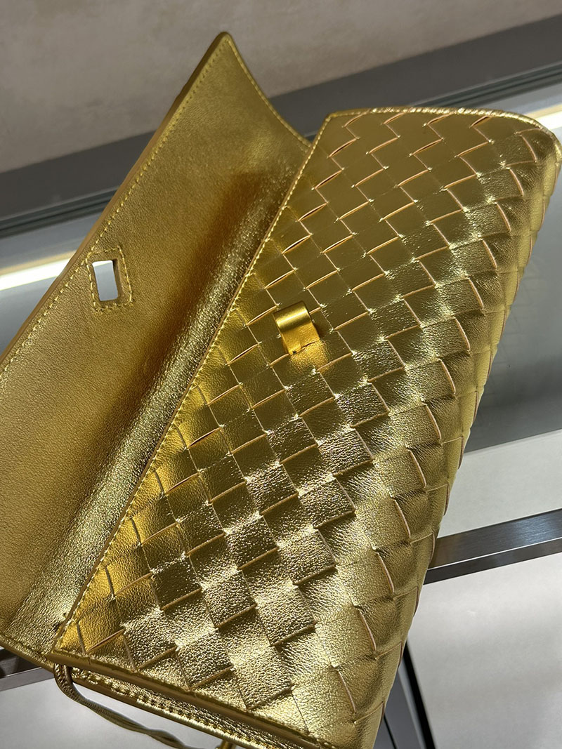 N品 Bottega Veneta ボッテガ・ヴェネタ アンディアーモ クラッチバッグ ゴールド 741511VCPP38472 ラムスキン、カーフ ゴールド金具 激安優良店 - 画像 (3)