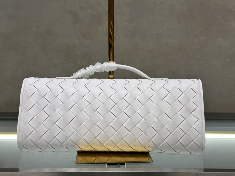 N品 Bottega Veneta ボッテガ・ヴェネタ アンディアーモ クラッチバッグ ホワイト 741511VCPP39009 ラムスキン、カーフ ゴールド金具 激安優良店 - 画像 (6)