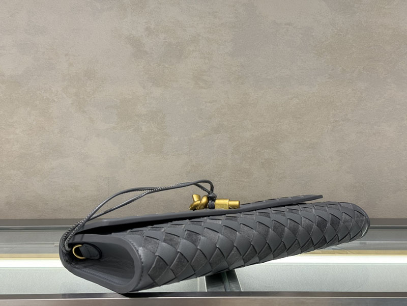 N品 Bottega Veneta ボッテガ・ヴェネタ アンディアーモ クラッチバッグ スターリング 741511VCPP31504 ラムスキン、カーフ ゴールド金具 激安優良店 - 画像 (3)