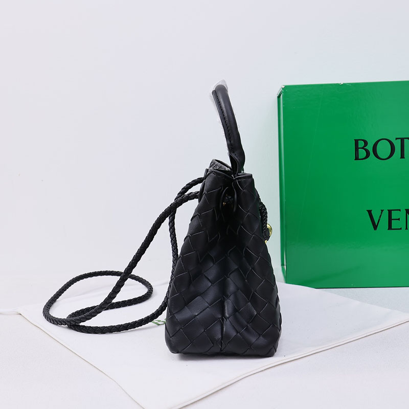N品 Bottega Veneta ボッテガ・ヴェネタ スモール イーストウエスト アンディアーモ ブラック 766010VCPP11139 ラムスキン ゴールド金具 激安優良店 - 画像 (7)