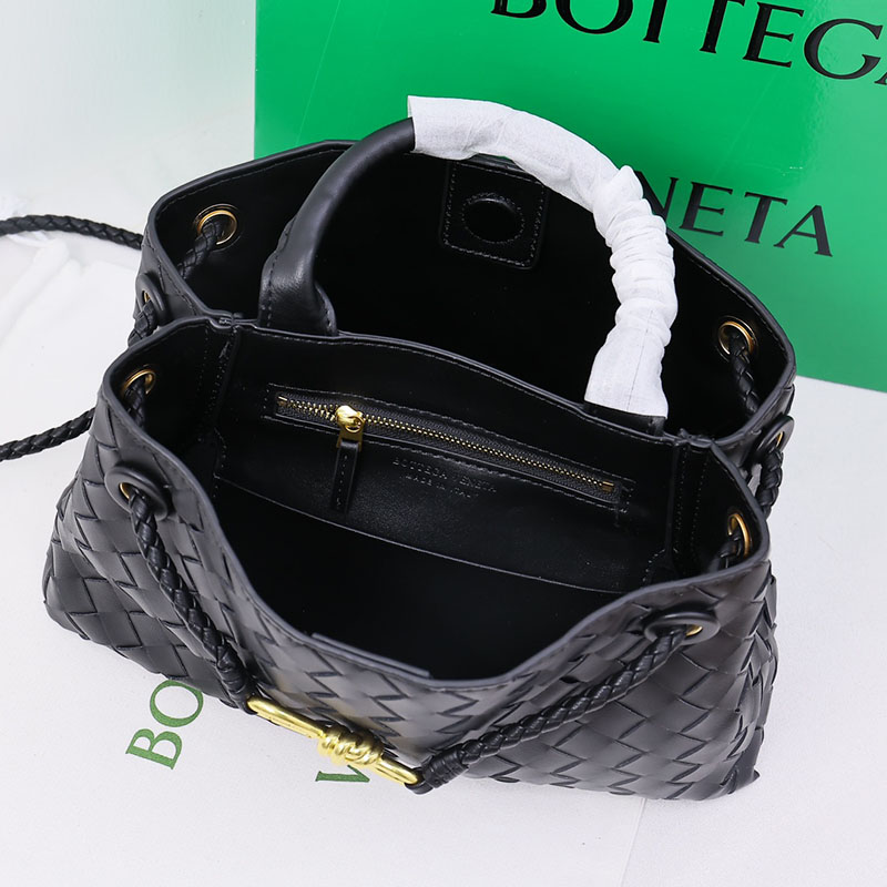 N品 Bottega Veneta ボッテガ・ヴェネタ スモール イーストウエスト アンディアーモ ブラック 766010VCPP11139 ラムスキン ゴールド金具 激安優良店 - 画像 (5)