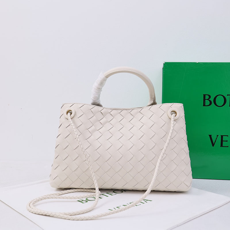 N品 Bottega Veneta ボッテガ・ヴェネタ スモール イーストウエスト アンディアーモ チョーク 766010VCPP19143 ラムスキン ゴールド金具 激安優良店 - 画像 (9)